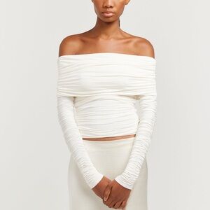 Henne Off-Shoulder Lauretta Too Cream